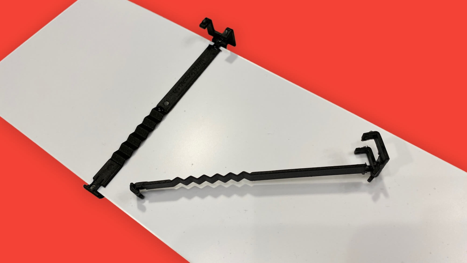Jeu de 2 Pinces de Fixation pour Cache-Plaque
